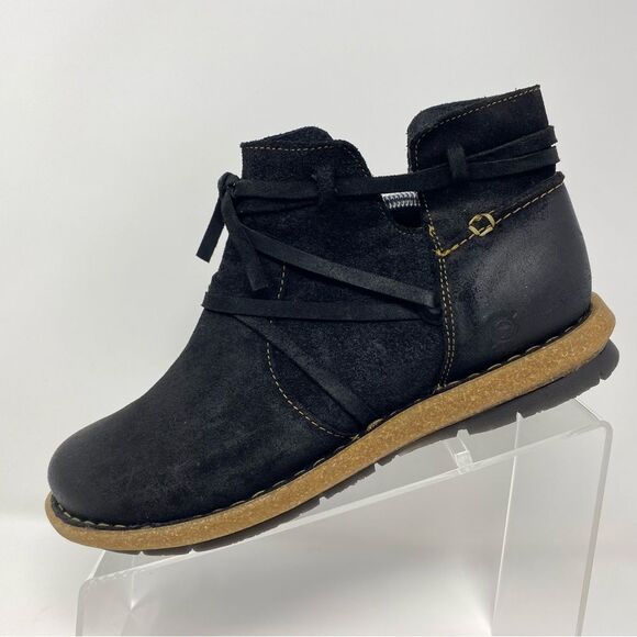 BORN 10 Women’s Tarklin Black Distressed Black Suede Ankle Chukka Boots Winter - Picture 6 of 16